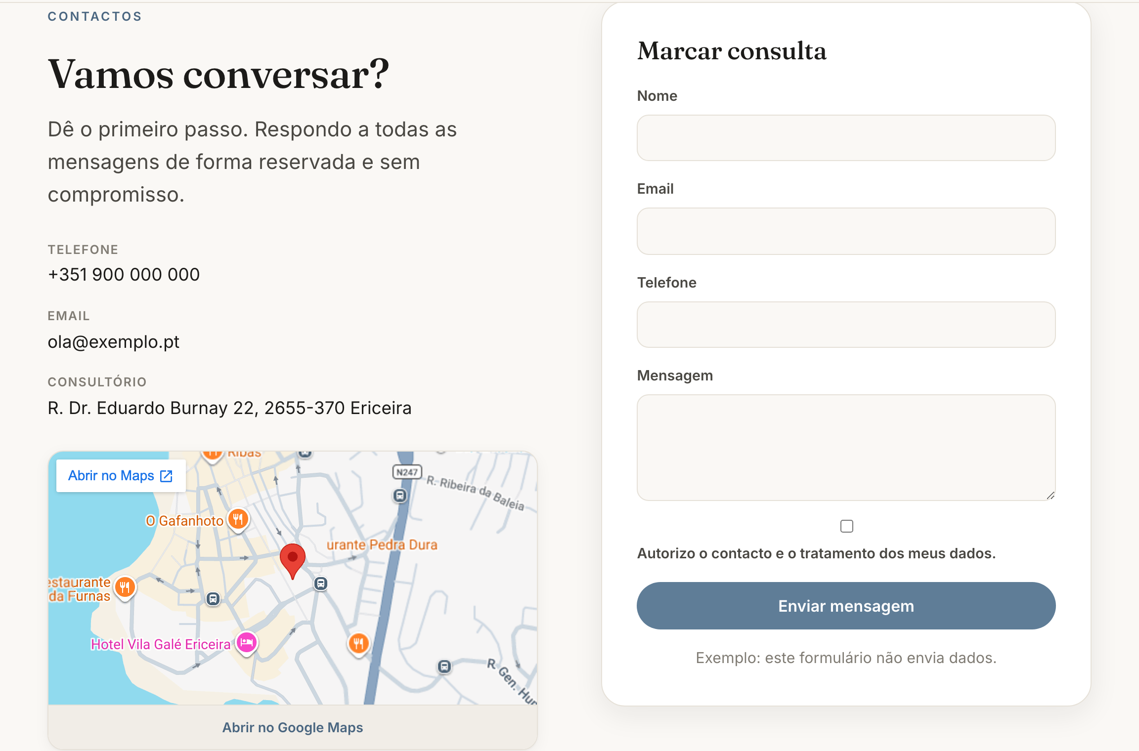 Secção de contactos com mapa no website de exemplo
